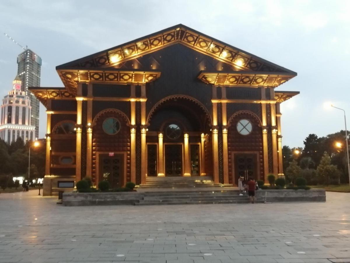 Apartments In The Historical Center Of Batumi, Near The Seaside Park エクステリア 写真